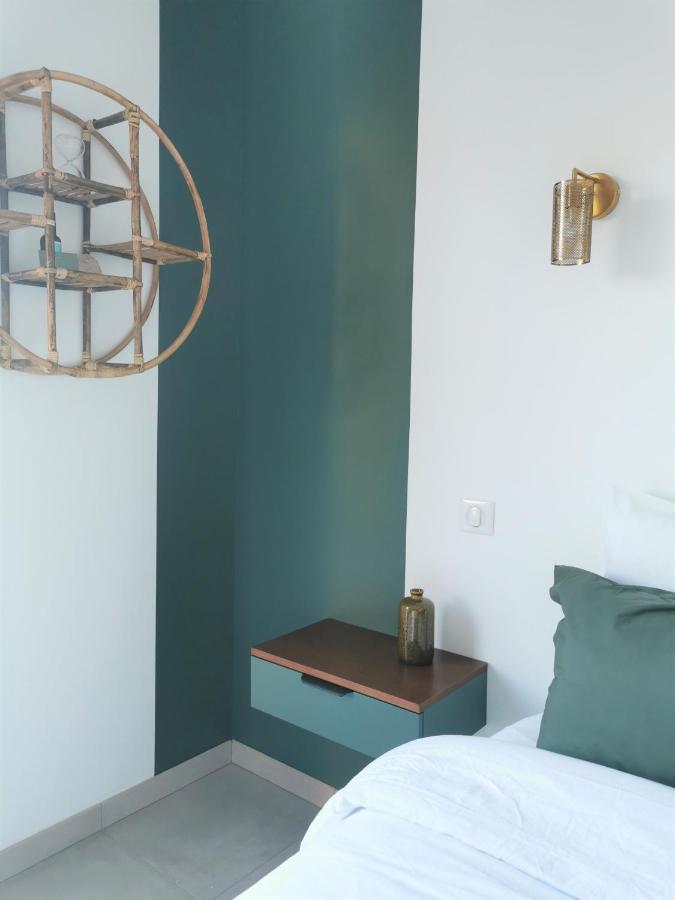 Au Jardin Des Deux Roches Bed & Breakfast Prisse Exterior photo