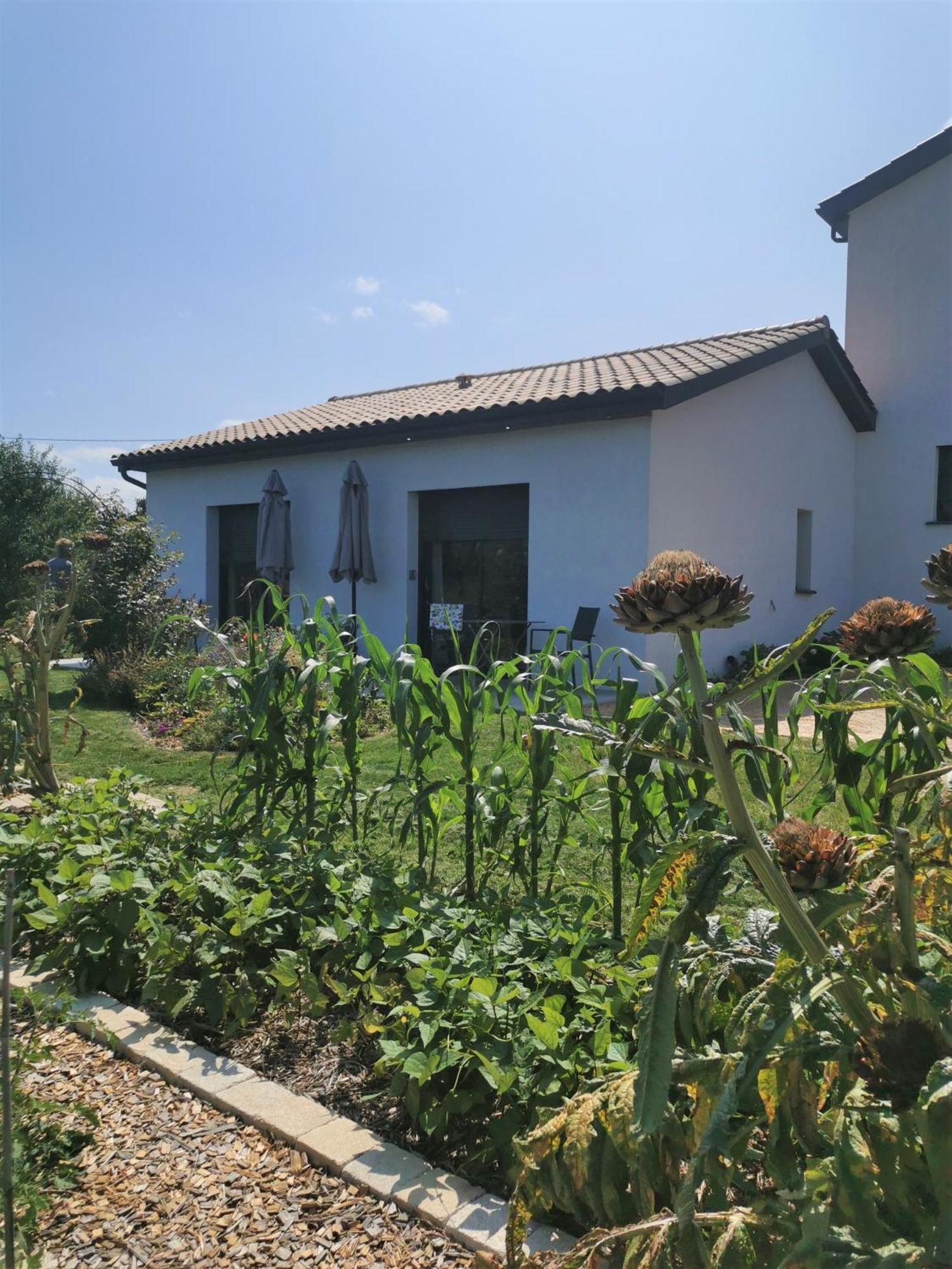 Au Jardin Des Deux Roches Bed & Breakfast Prisse Exterior photo