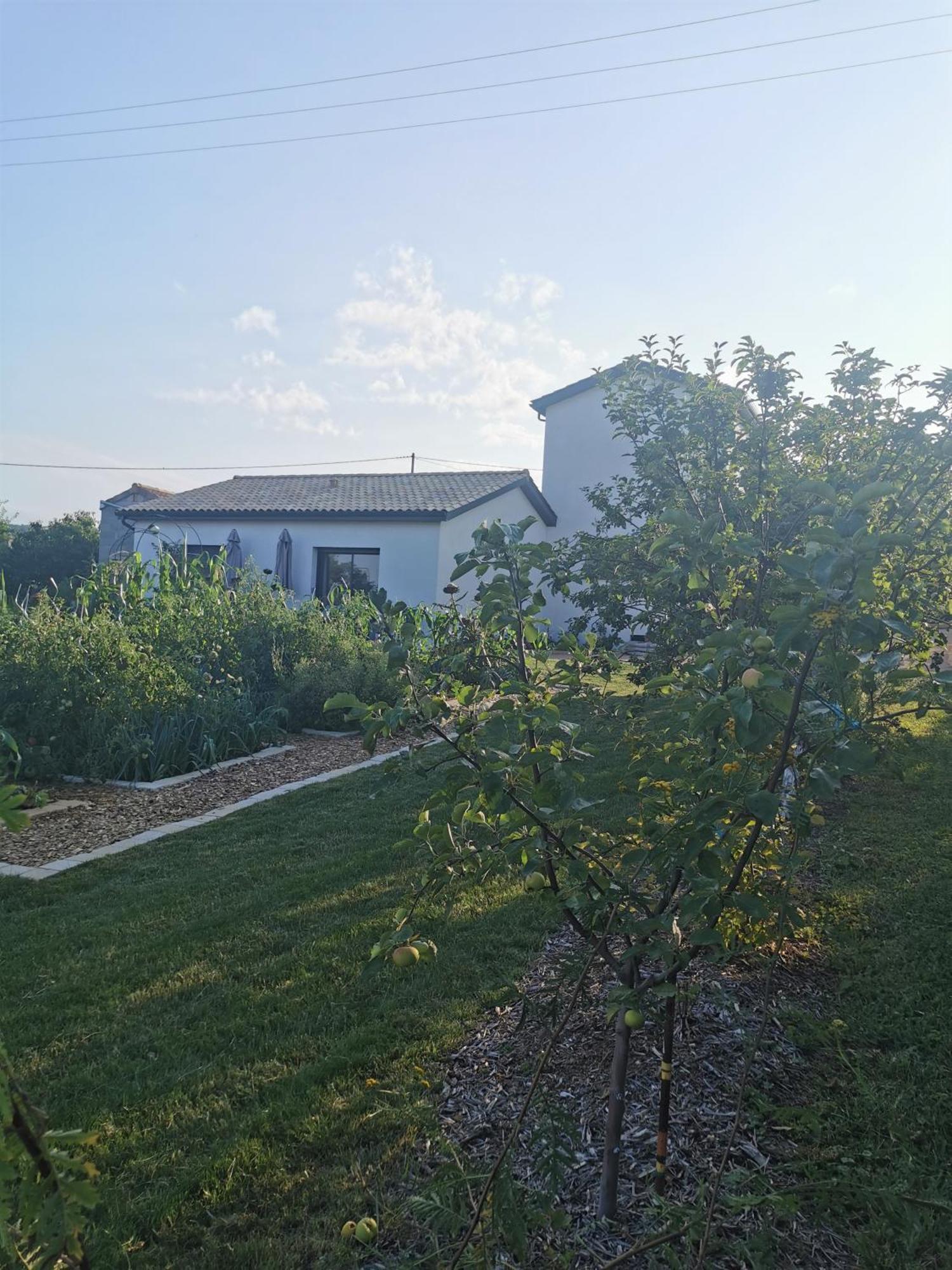 Au Jardin Des Deux Roches Bed & Breakfast Prisse Exterior photo